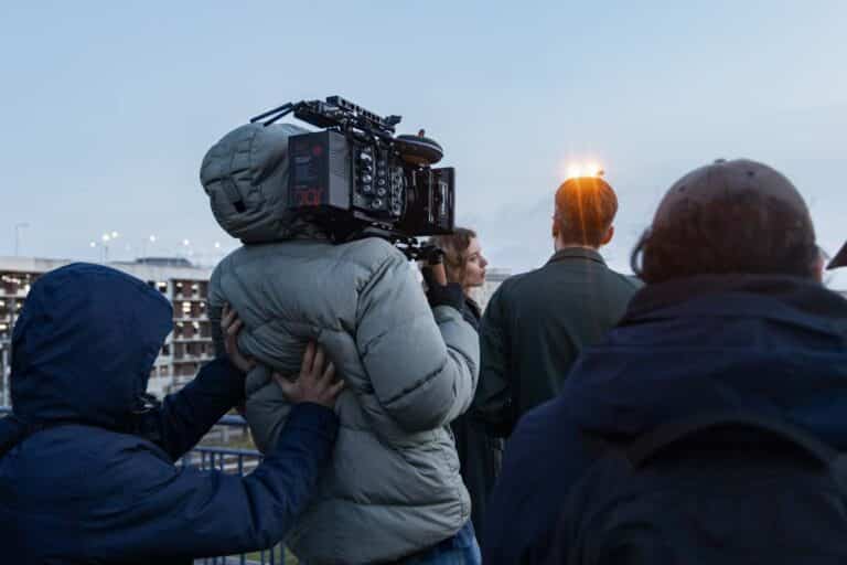 Équipe de tournage en extérieur