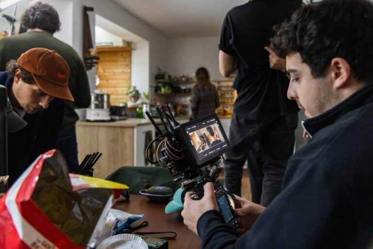 Contrôle des images sur le moniteur pendant un tournage