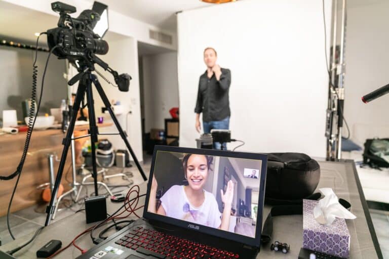 Tournage d'une interview en studio