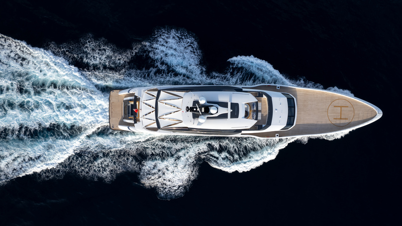 Sillage de superyacht — Cannes Yachting Festival